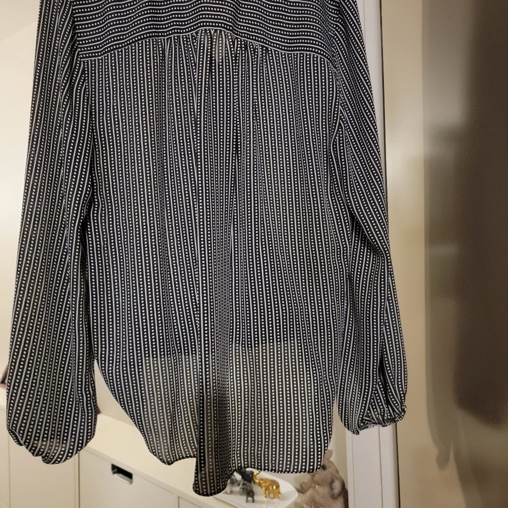 Wantable High/Low Blouse - Picture 2 of 2
